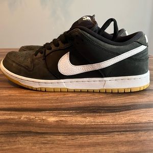 Nike SB Dunk Low - Black Gum 11.5 Used